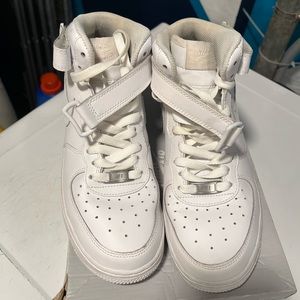 Size 7y grade school Nike Air Force Ones